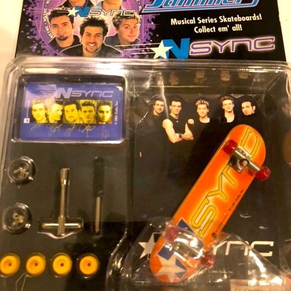 🎉🎉 HOST PICK 🎉🎉Nsync street jammers skateboard toy